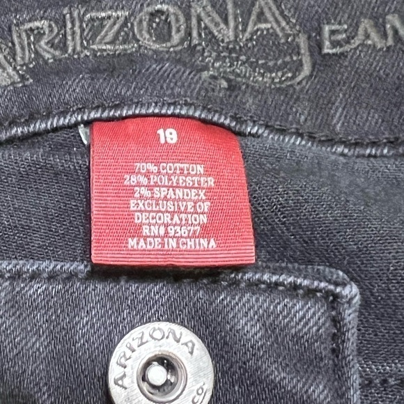 Arizona Jeans Co Black Cuffed Denim Jeans Junior’s Size 19 - Picture 4 of 10